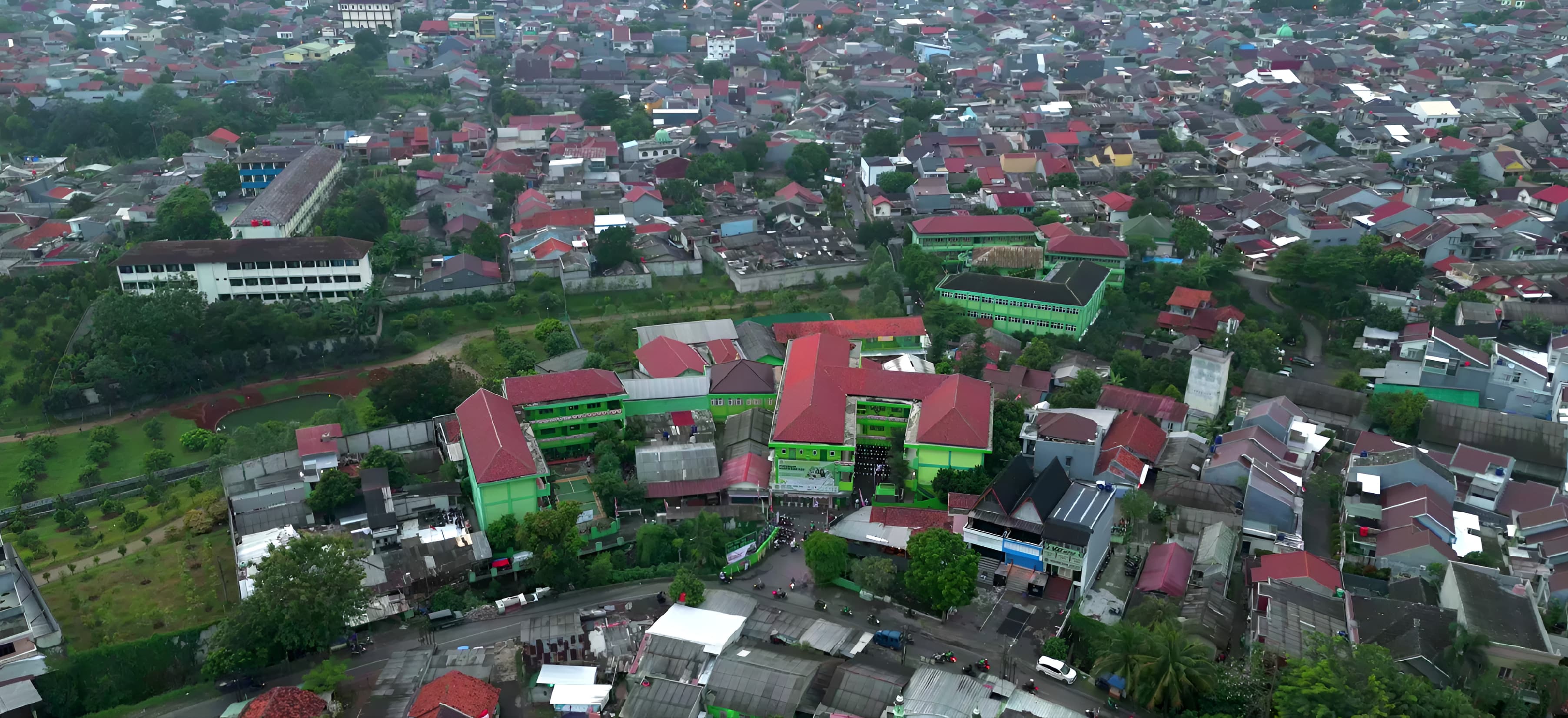 Gedung sekolah Citra Negara dilihat dari udara